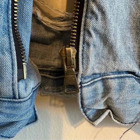 Forever 21 Mens Distressed Denim Jacket - Picture 4 of 6